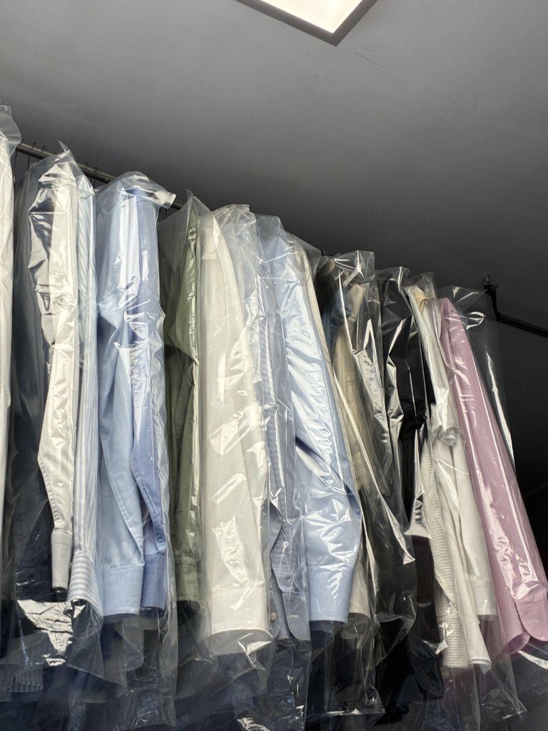 Profesionalno peglanje i priprema garderobe u perionici Ljilja
